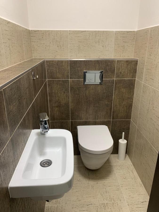 Apartman Na Plachte Hradec Králové Kültér fotó